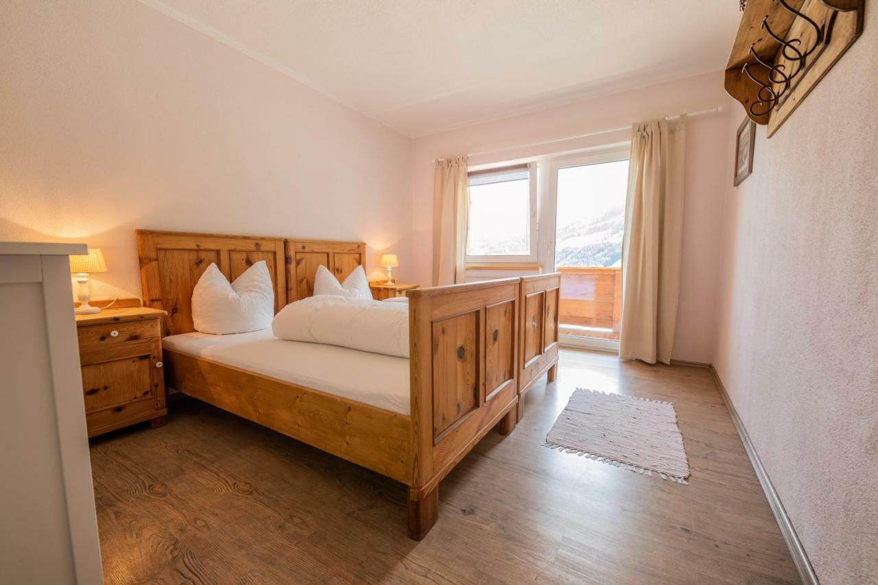 ניוסטיפט אים סטובאיטל Ferienwohnung Am Platzl מראה חיצוני תמונה